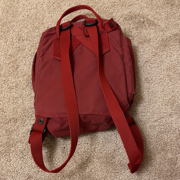 Fjallraven Kanken Mini Backpack Deep Maroon Adjustable Outdoorsy - Picture 5 of 5
